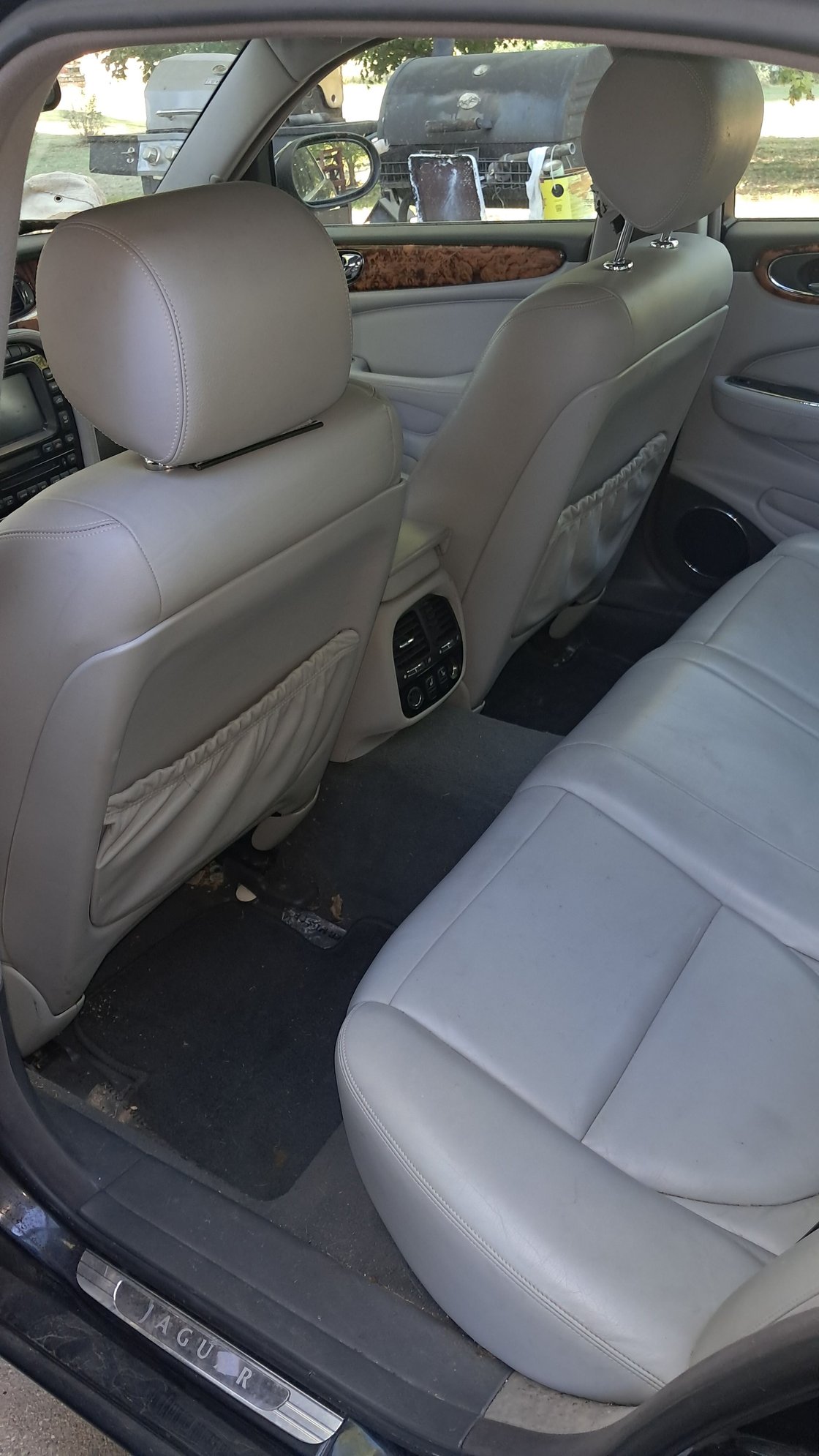 2004 Jaguar XJ8 - 2004 JAGUAR XJ8 - needs repair or good parts car - Used - VIN SAJEA71C94SG09252 - 129,000 Miles - 8 cyl - 2WD - Automatic - Sedan - Black - Kappa, IL 61738, United States