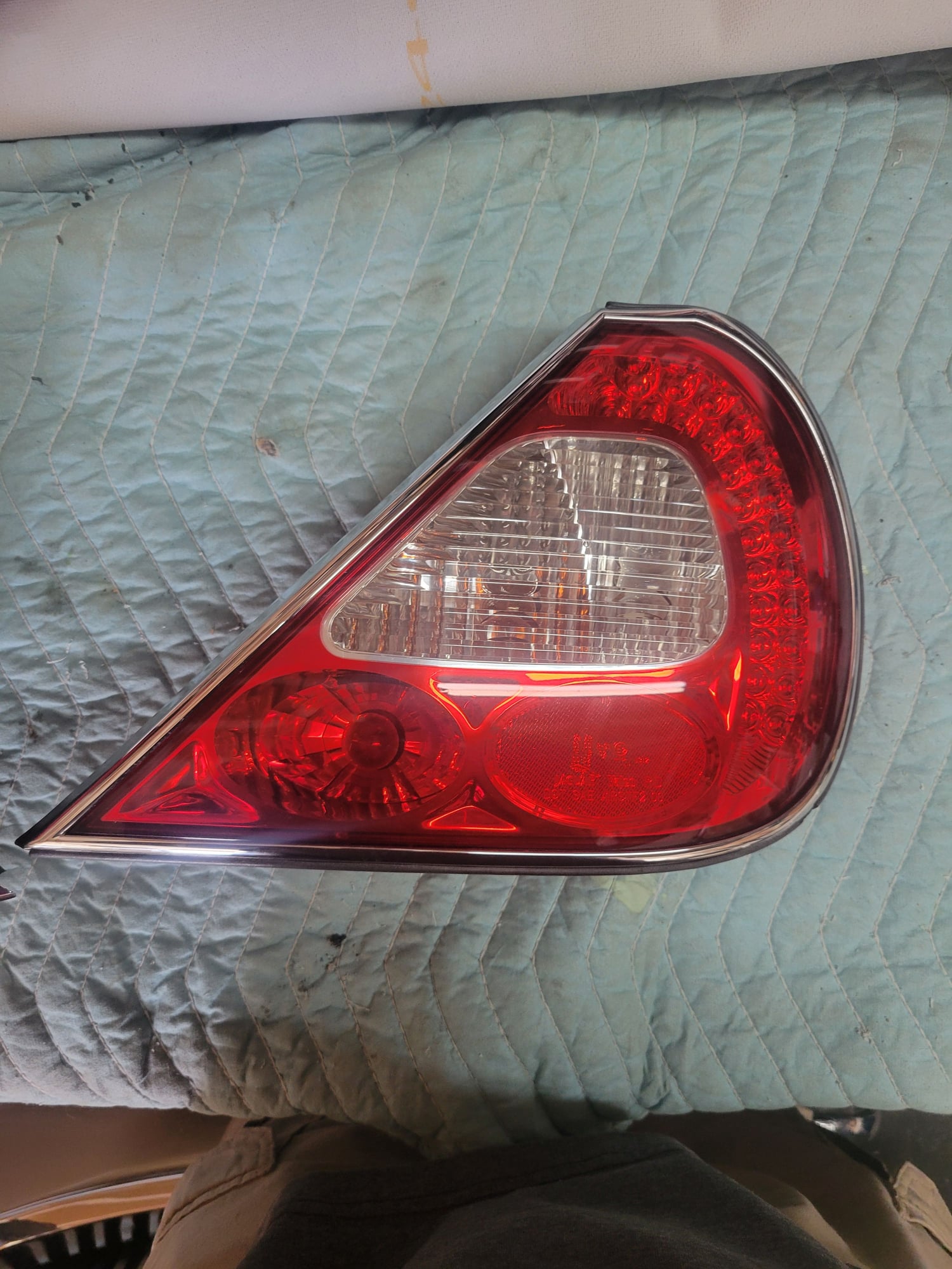 Exterior Body Parts - Rear tail lights - Used - 2004 to 2009 Jaguar XJ8 - Gardena, CA 90247, United States