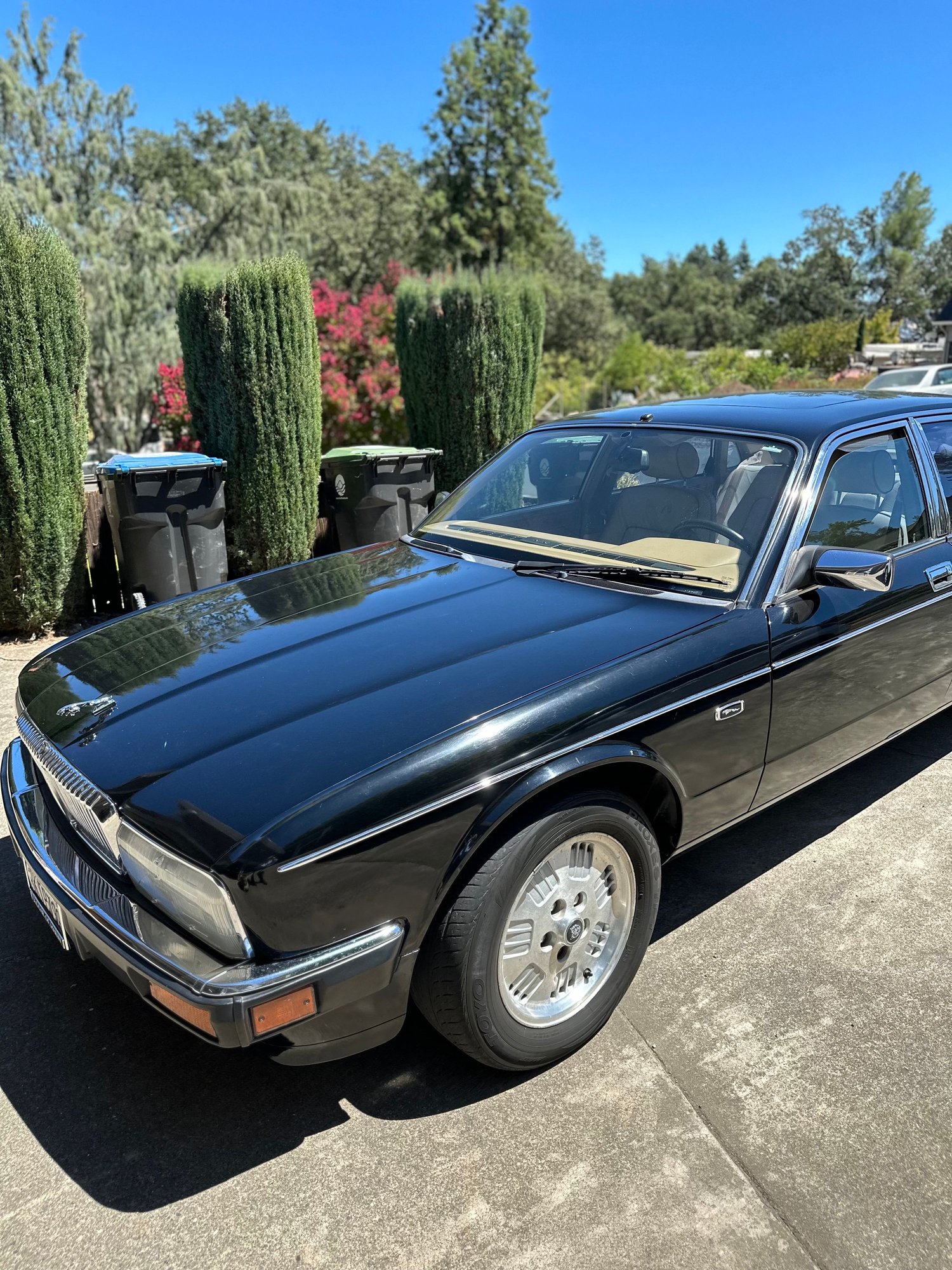 1993 Jaguar XJ6 - 1994 xj6 - Used - VIN SAJKX1741RC698912 - 165,000 Miles - 6 cyl - 2WD - Automatic - Sedan - Black - Ukiah, CA 95482, United States