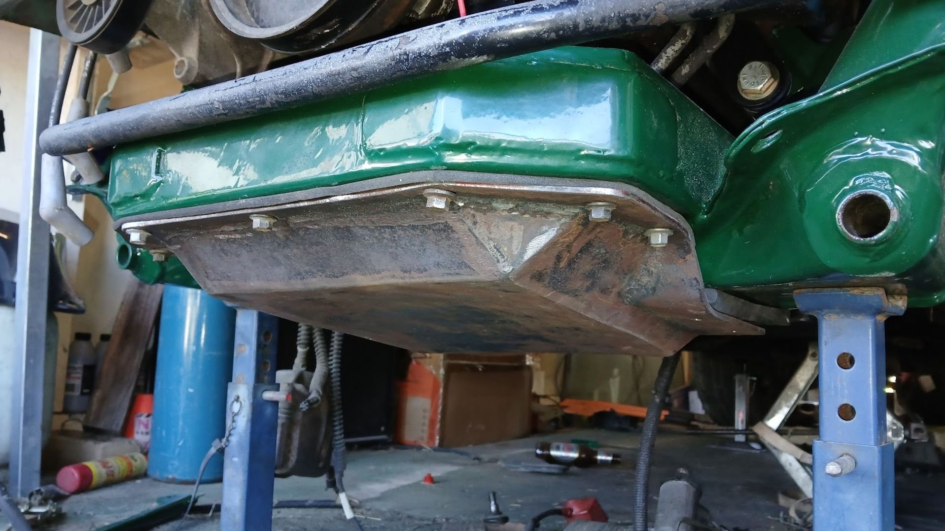 This is how the swaybar sat with the front suspenssion with the wheels off the ground, and that sawybar needs to swing downwards when the wheels touch the ground.