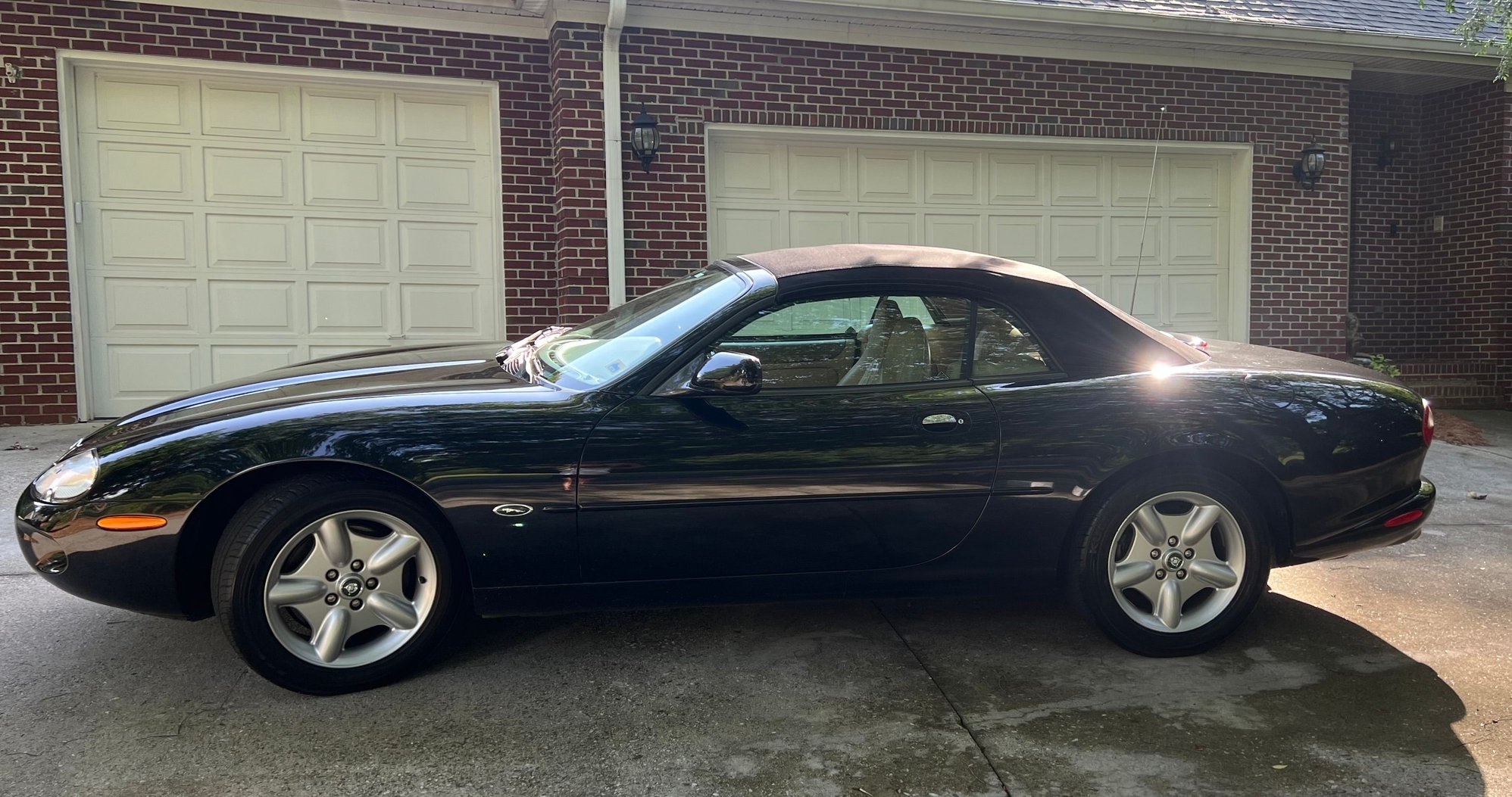 1999 Jaguar XK8 - Jaguar 1999 XK8 for sale - Used - VIN SAJGX2041XC040834 - 63,048 Miles - 8 cyl - 2WD - Automatic - Coupe - Black - Oakwood, GA 30566, United States