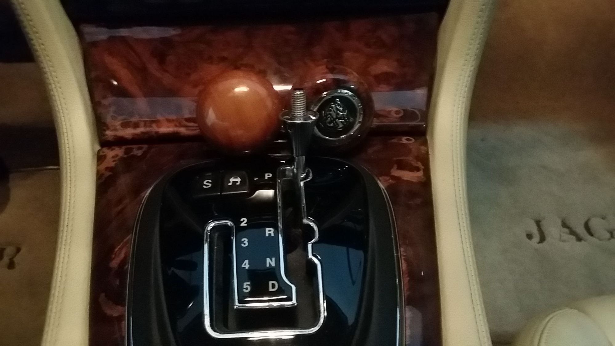2005 XJ8 VDP shifter knob question Jaguar Forums Jaguar Enthusiasts