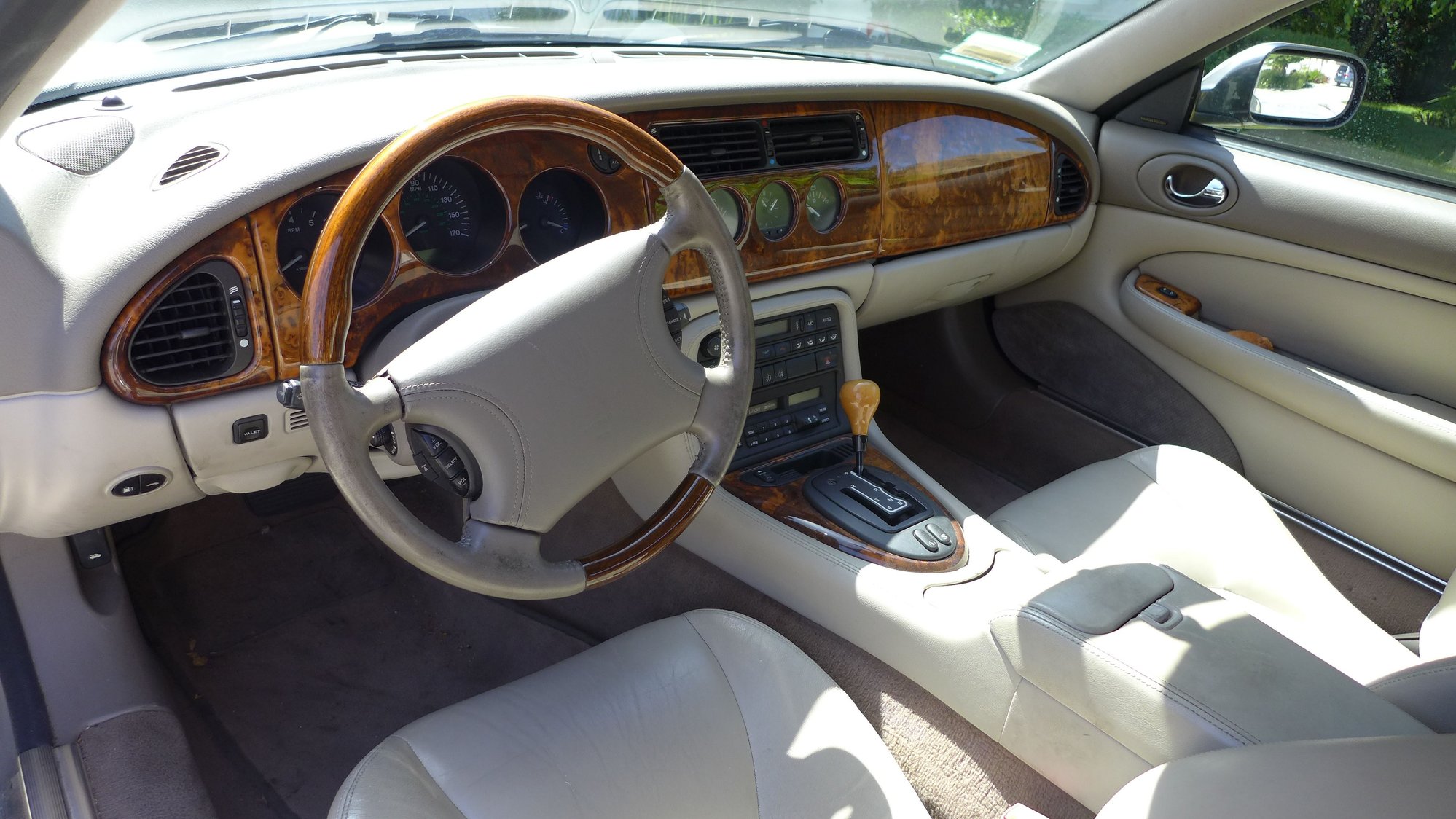 1997 Jaguar XK8 - 1997 Convertible Jaguar xk8 needs a new home - Used - VIN SAJGX2745VC010609 - 8 cyl - 2WD - Automatic - Convertible - Morgan Hill, CA 95037, United States