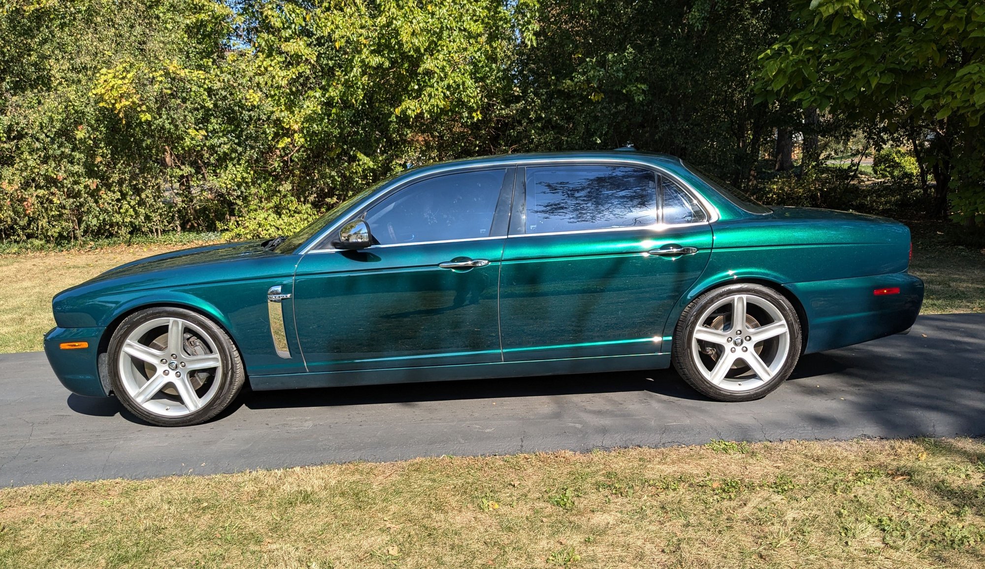 2008 Jaguar Super V8 - 2008 XJ Super V8 x358 Emerald Fire Green - Used - VIN SAJWA82C48TH26200 - 169,500 Miles - 8 cyl - 2WD - Automatic - Sedan - Other - Roselle, IL 60172, United States