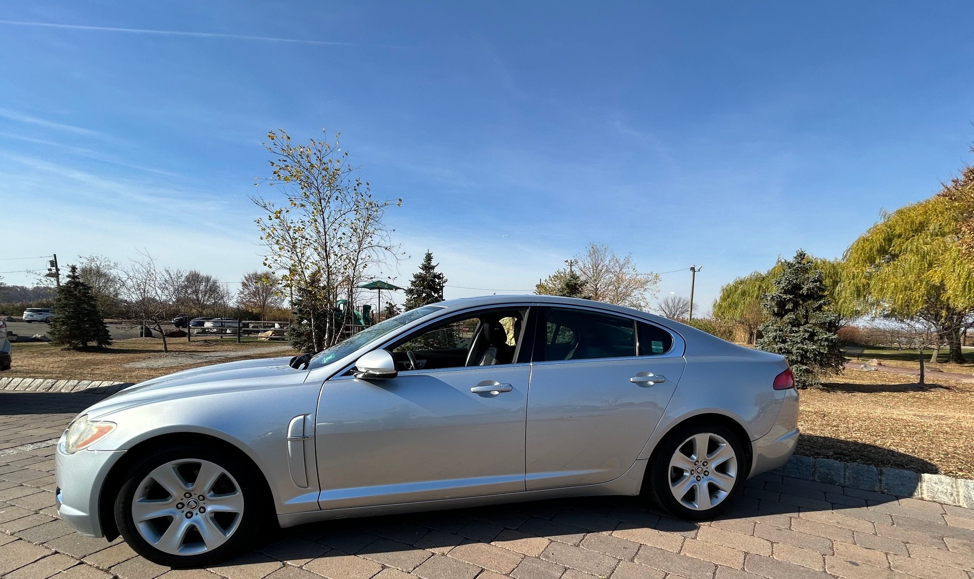 2010 Jaguar XF - Driven 5700 miles per year, Original Owner - Used - VIN SAJWAOFA9AHR68013 - 80,600 Miles - 8 cyl - 2WD - Automatic - Sedan - Silver - Secaucus-Hudson County, NJ 07094, United States