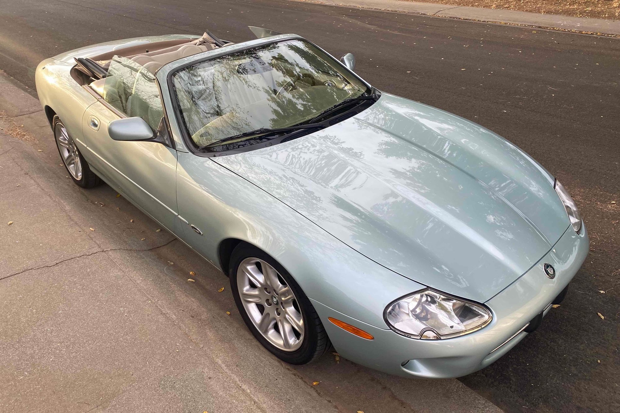2000 Jaguar XK8 - Gorgeous 2000 XK8 (75k miles) - Used - VIN SAJJA42C1YNA07011 - 75,300 Miles - 8 cyl - 2WD - Automatic - Convertible - Blue - Sacramento, CA 95618, United States