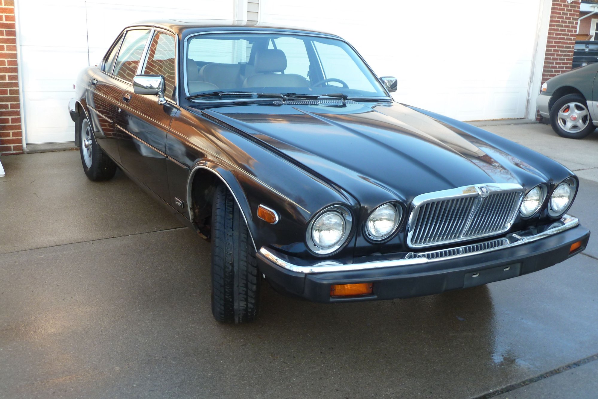 1982 Jaguar Vanden Plas - 1982 Jaguar XJ6 Vanden Plas 109,163 miles daily driver $600 minus IFS or for parts - Novi, MI 48375, United States