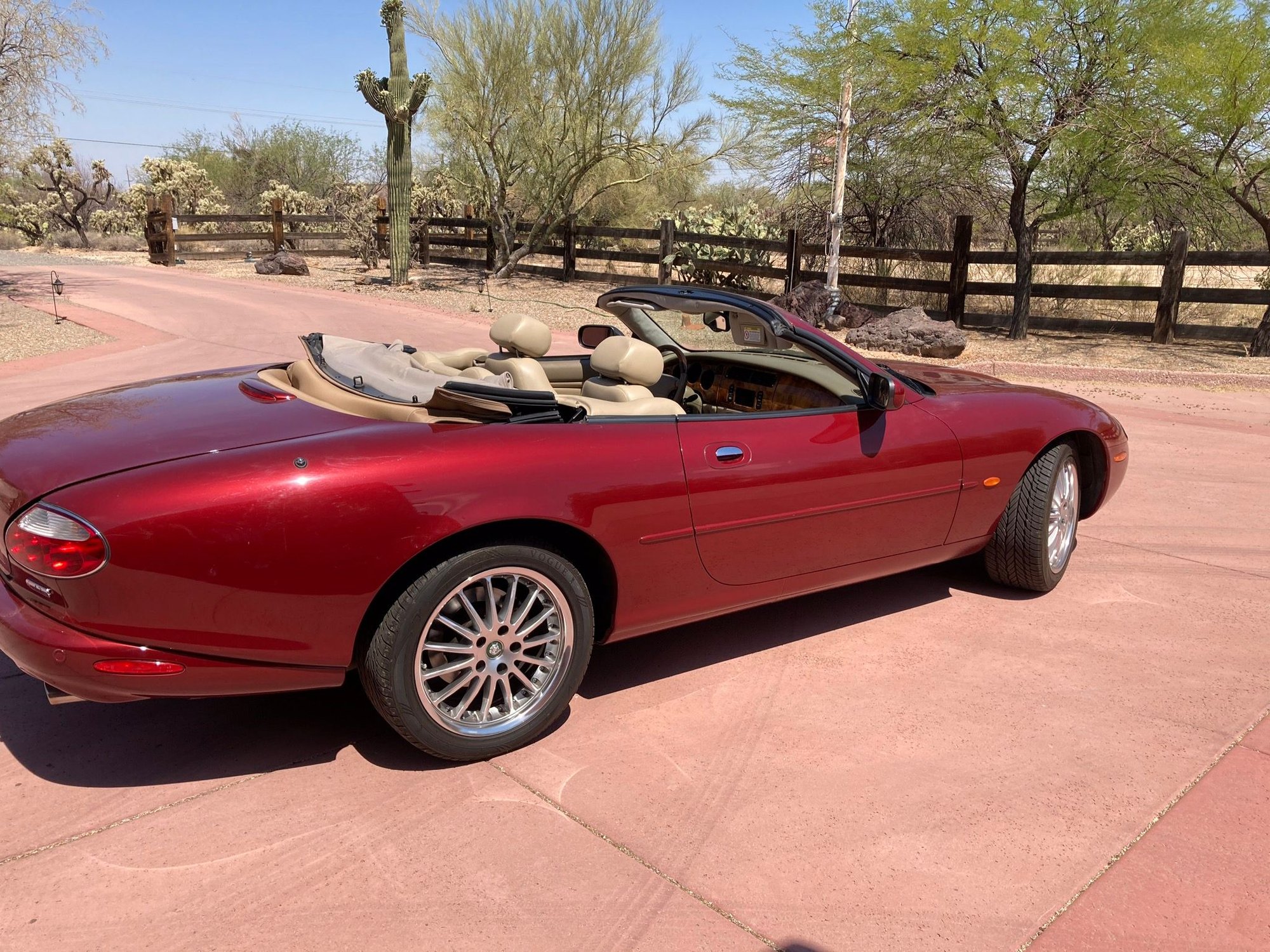 2003 Jaguar XK8 - Low mileage AZ convertible 2003 - Used - VIN SAJDA42C732A34382 - 57,600 Miles - 8 cyl - 2WD - Automatic - Tucson, AZ 85742, United States