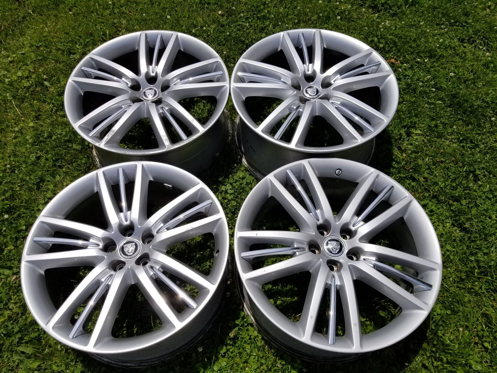Wheels and Tires/Axles - 20x9.5 rear/20x8.5 front wheels from 2010+ XF Supercharged - Used - 2009 to 2019 Jaguar XF - Lansing, MI 48917, United States