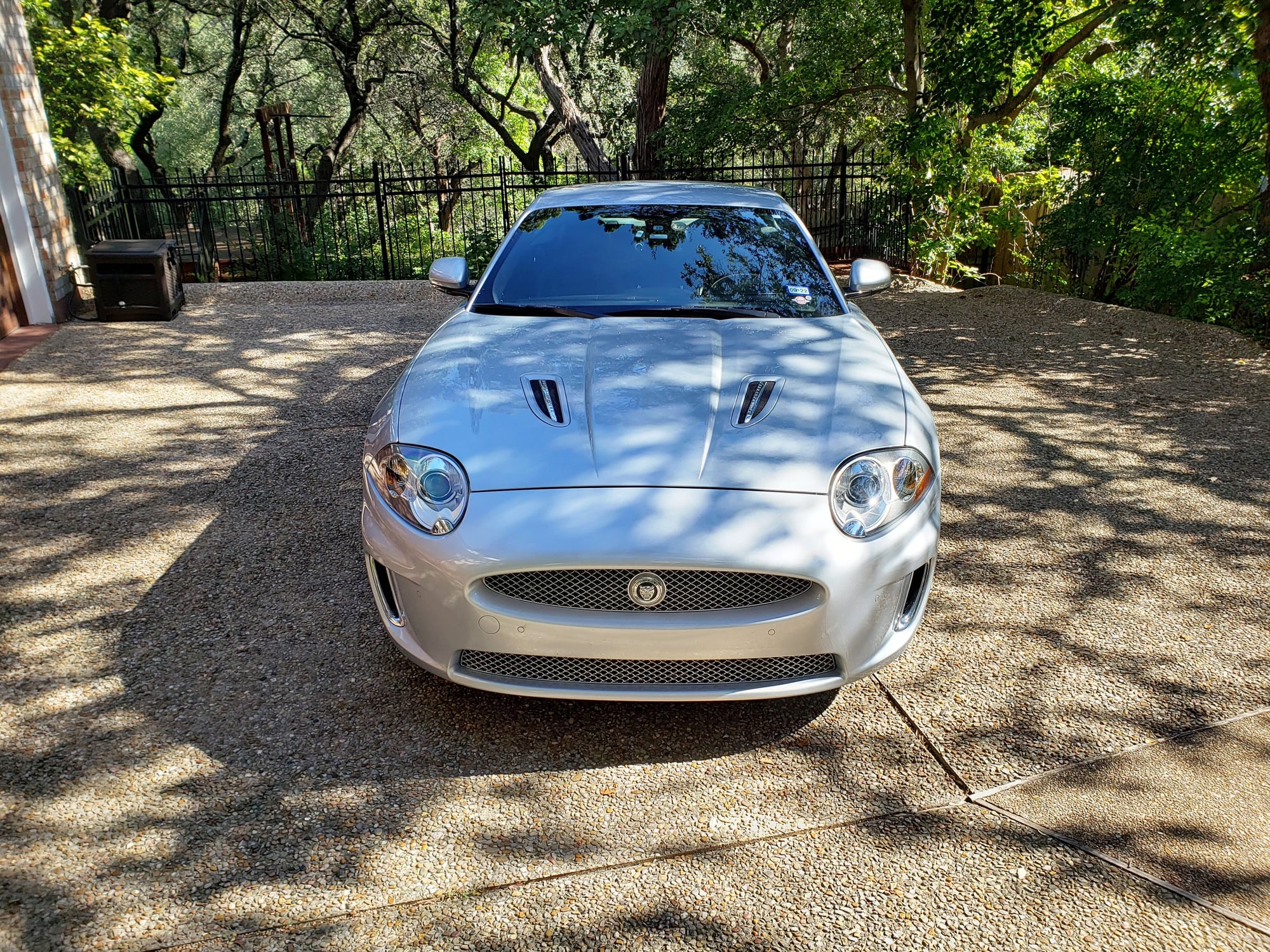 2010 Jaguar XKR - 2010 jaguar xk-r -- exceptional condition - Used - VIN SAJWA4DC4AMB37184 - 42,800 Miles - 8 cyl - 2WD - Automatic - Coupe - Silver - Austin, TX 78730, United States