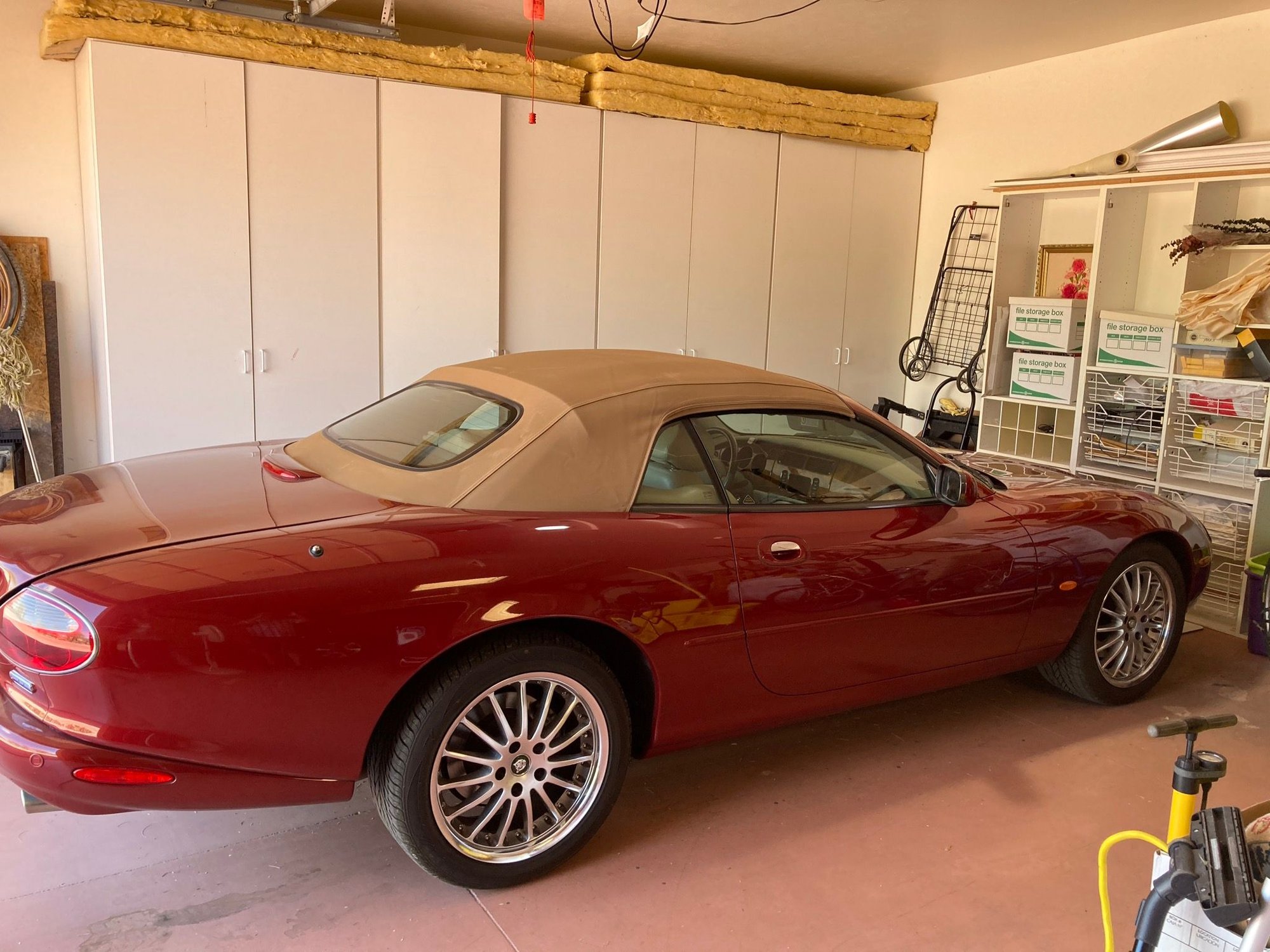2003 Jaguar XK8 - Low mileage AZ convertible 2003 - Used - VIN SAJDA42C732A34382 - 57,600 Miles - 8 cyl - 2WD - Automatic - Tucson, AZ 85742, United States