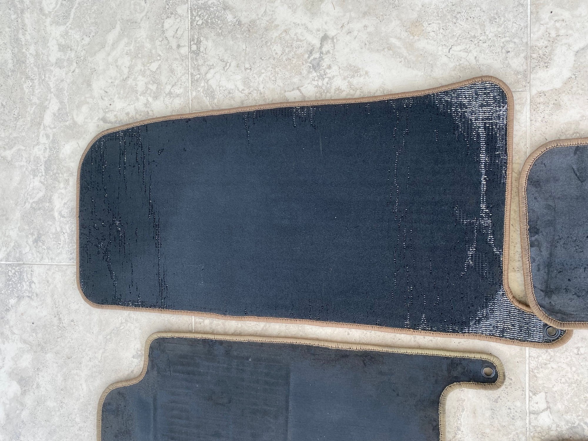 Interior/Upholstery - Jaguar Original Logo Floor Mats - Fits XJ6, XJ8, XJR, Vanden Plas - Used - 1995 to 1997 Jaguar XJ6 - 1998 to 2003 Jaguar XJ8 - Homestead, FL 33034, United States