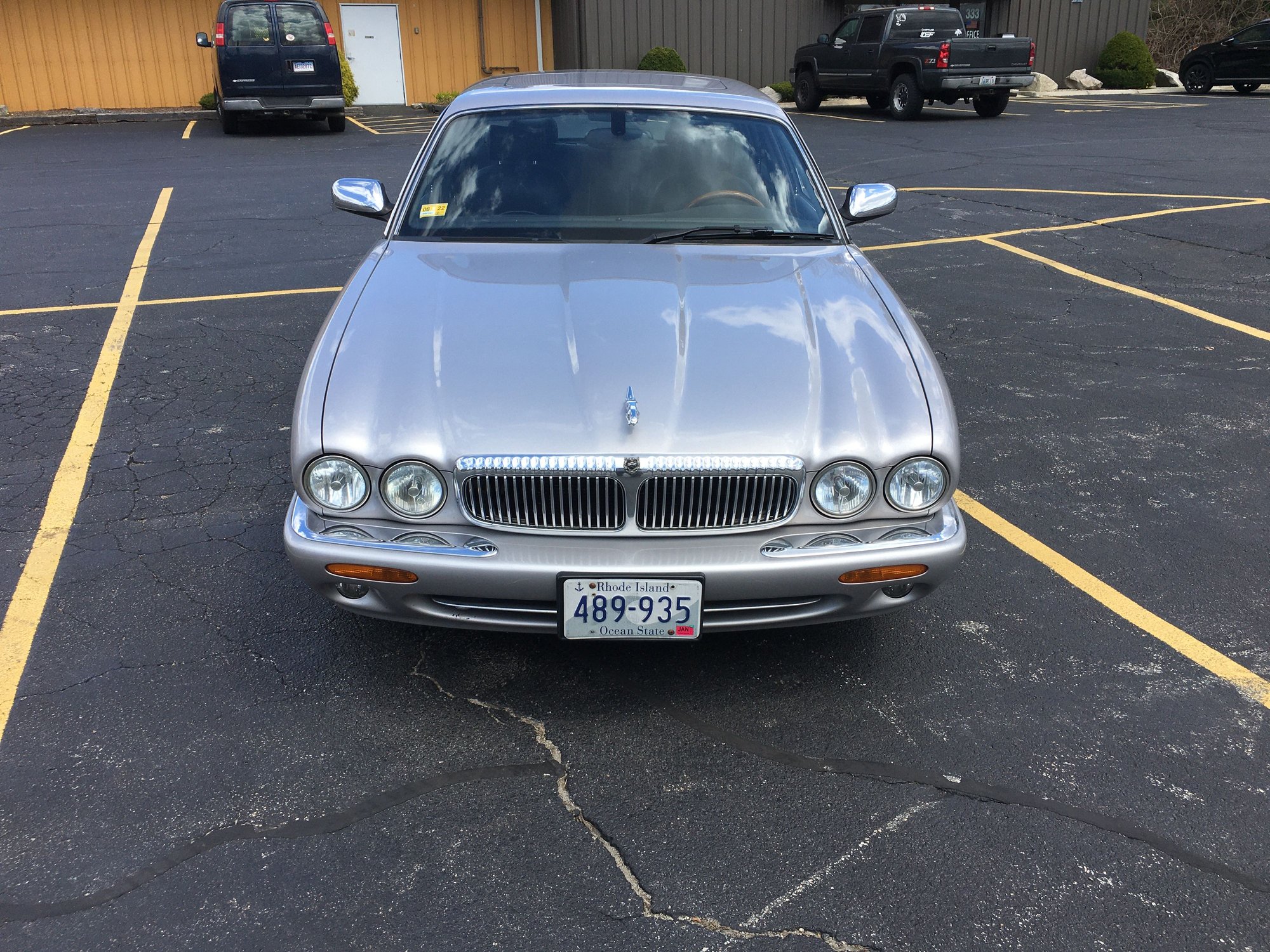 2000 Jaguar Vanden Plas - Vandam plas for sale - Used - VIN SAJDA24C7YLF15400 - 123,653 Miles - 8 cyl - 2WD - Automatic - Sedan - Silver - Smithfield, RI 02917, United States