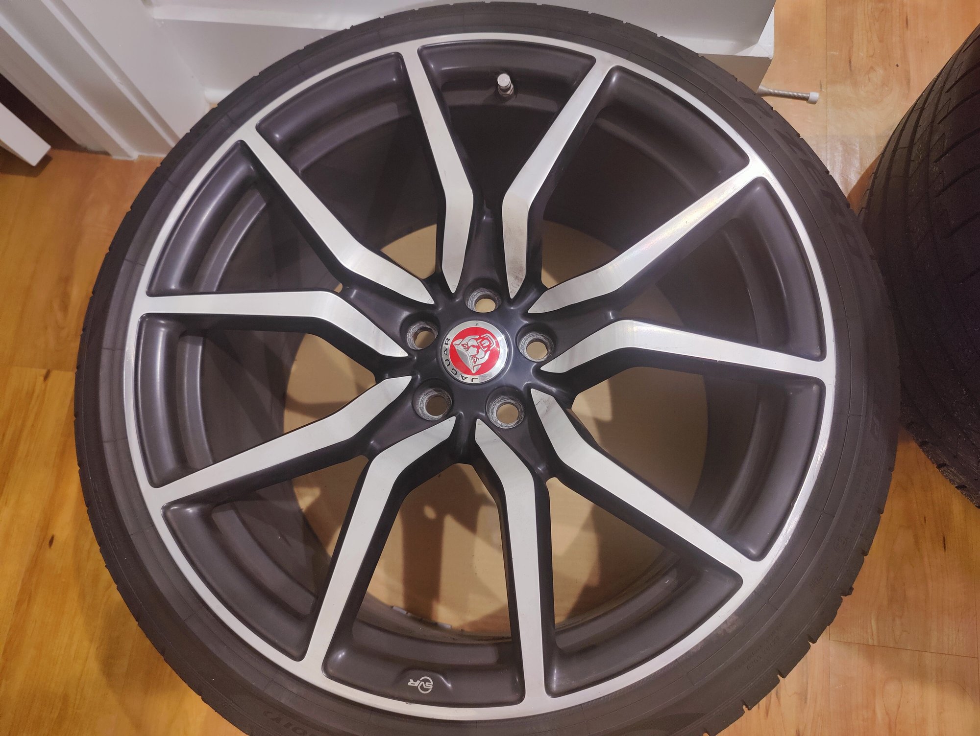 Wheels and Tires/Axles - F-TYPE SVR MAELSTROM Wheel - Used - 2014 to 2023 Jaguar F-Type - Chamblee, GA 30341, United States