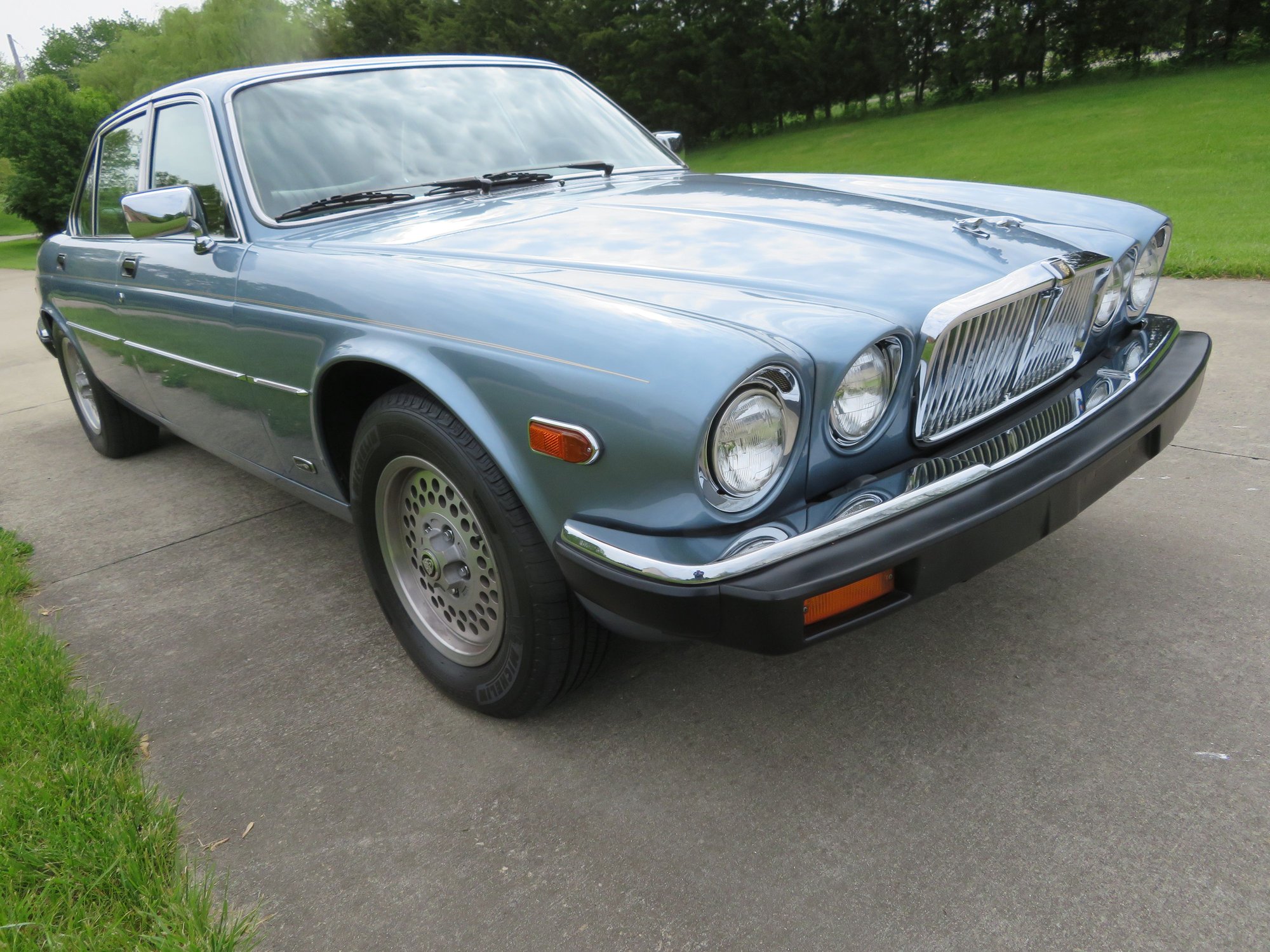 1987 Jaguar XJ6 - California Car 1987 Jaguar XJ6 series III - Used - VIN SAJAV1345HC463760 - 88,721 Miles - 6 cyl - 2WD - Automatic - Sedan - Blue - Cincinnati, OH 45252, United States