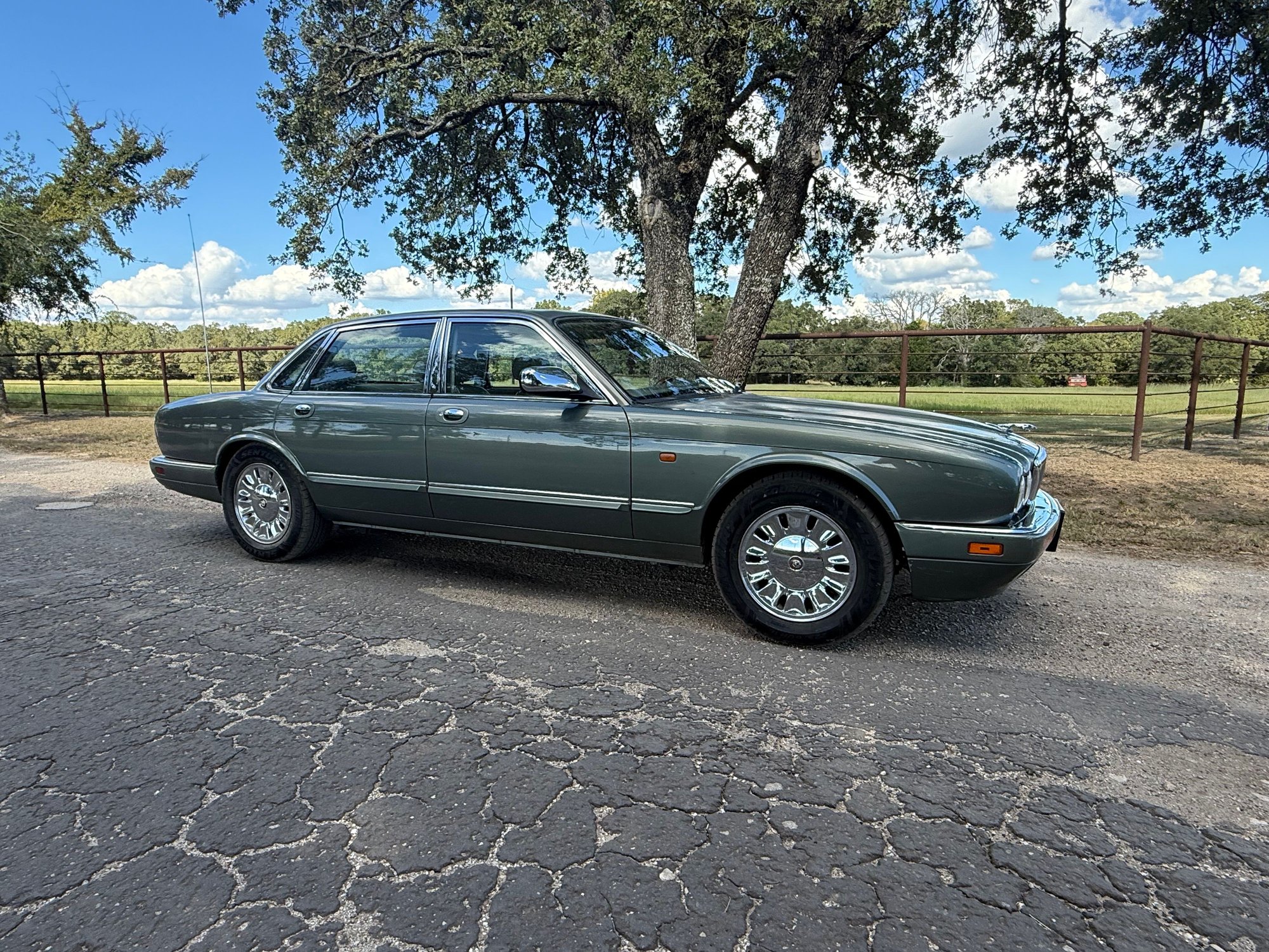 1995 Jaguar Vanden Plas - 1995 Jaguar Vanden Plas – $6,500 (or trade considered) - Used - VIN SAJKX1741SC727461 - 145,000 Miles - 6 cyl - 2WD - Automatic - Sedan - Other - Wills Point, TX 75169, United States