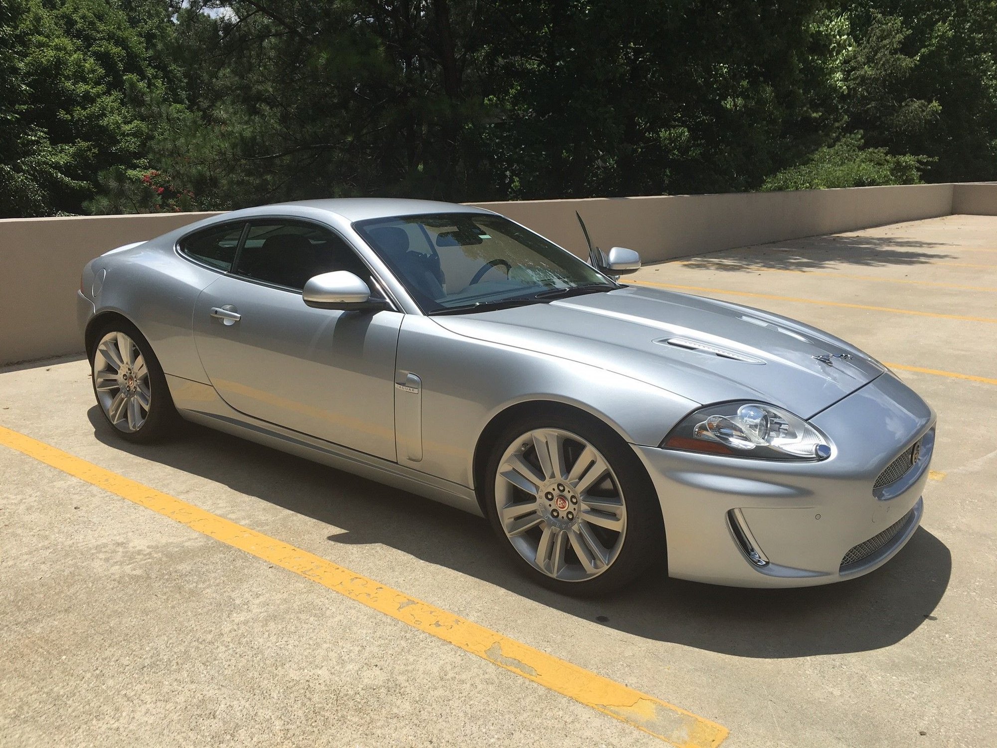 2011 Jaguar XKR - 2011 Jaguar XK-Series XKR Coupe For Sale - Used - VIN SAJWA4DC5BMB40869 - 67,000 Miles - 8 cyl - 2WD - Automatic - Coupe - Silver - Atlanta, GA 30324, United States