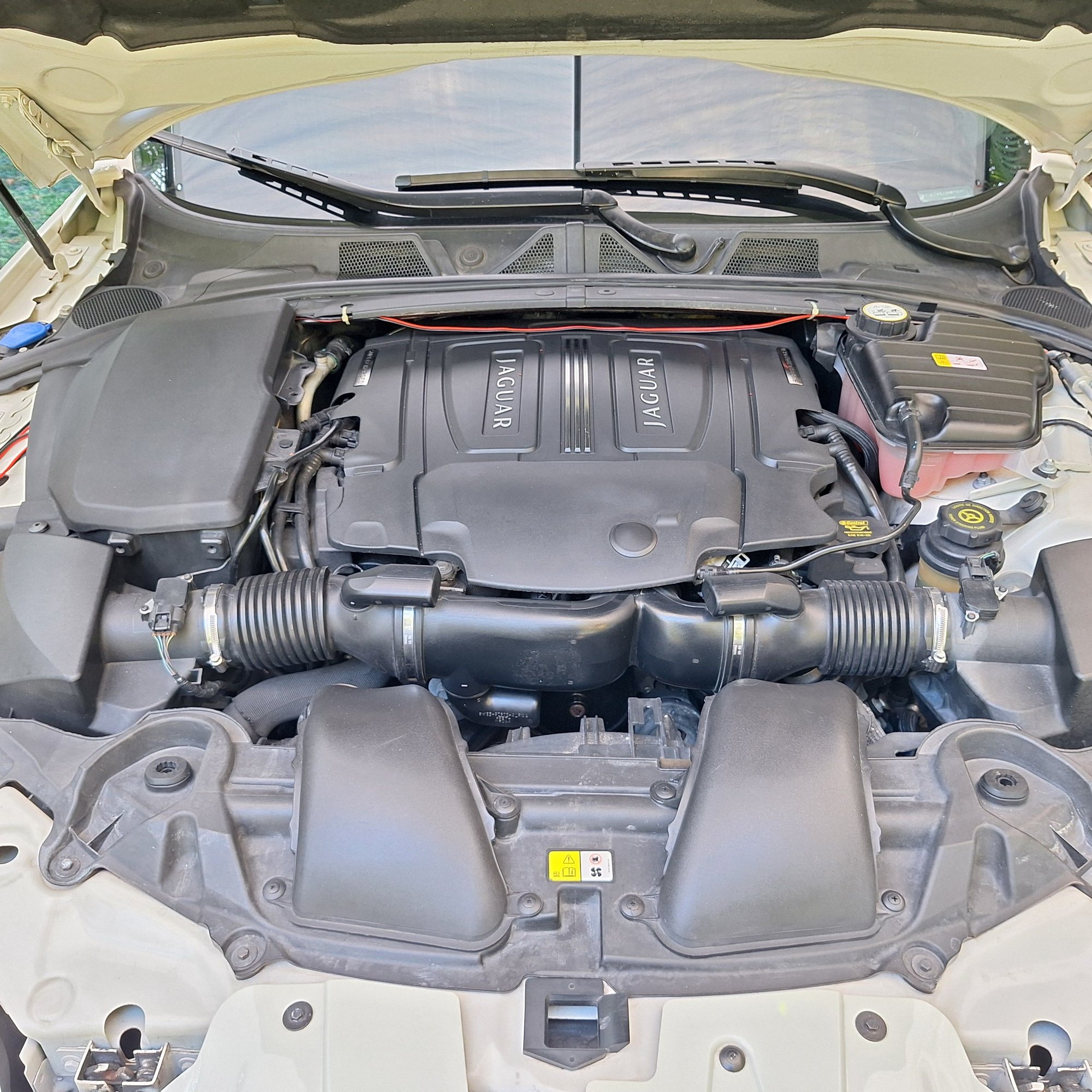 2010 Jaguar XFR - Jaguar xfr supercharged - Used - VIN SAJXAOJC6MR50962 - 96,000 Miles - 8 cyl - 2WD - Automatic - Sedan - White - Fort Lauderdale, FL 33304, United States