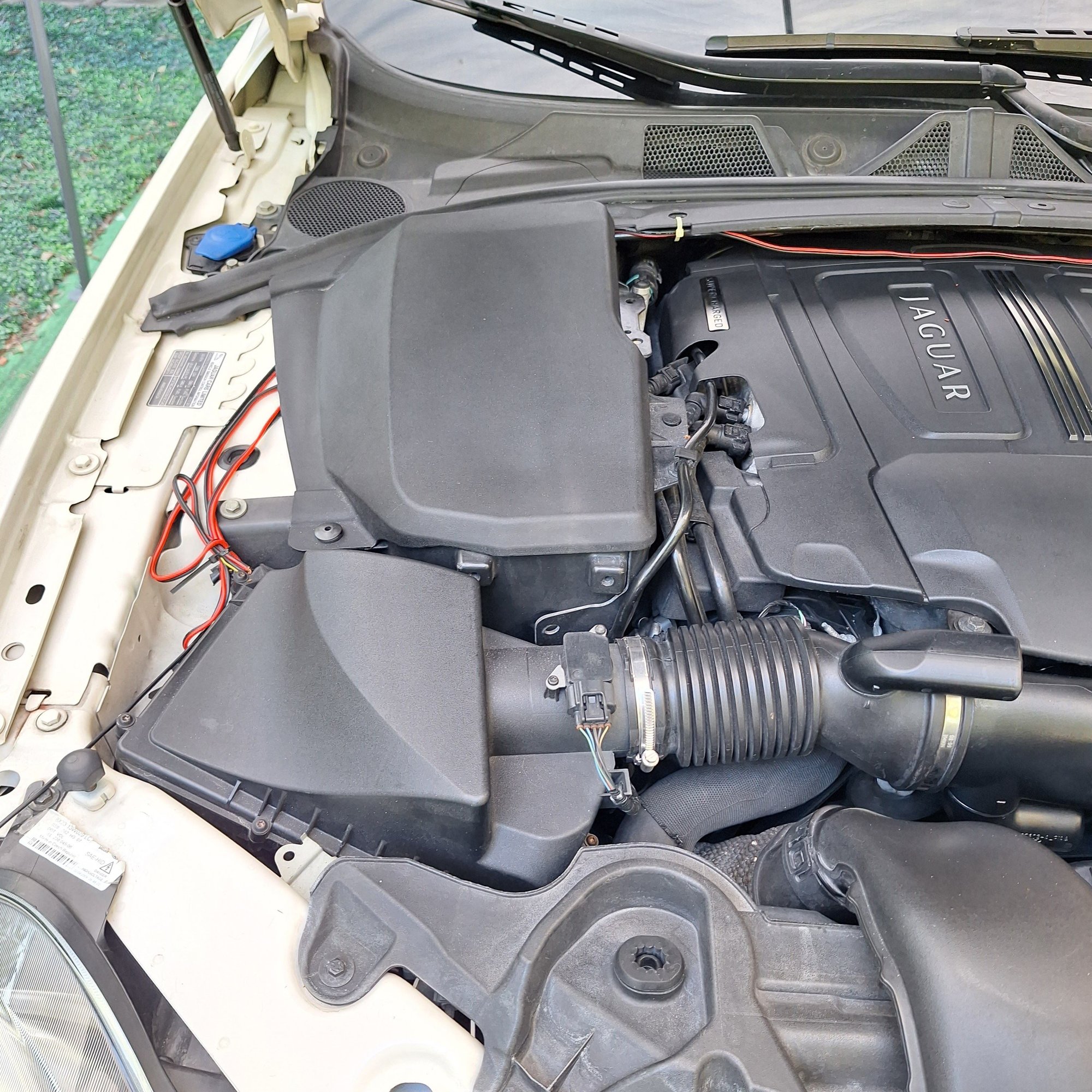 2010 Jaguar XFR - Jaguar xfr supercharged - Used - VIN SAJXAOJC6MR50962 - 96,000 Miles - 8 cyl - 2WD - Automatic - Sedan - White - Fort Lauderdale, FL 33304, United States