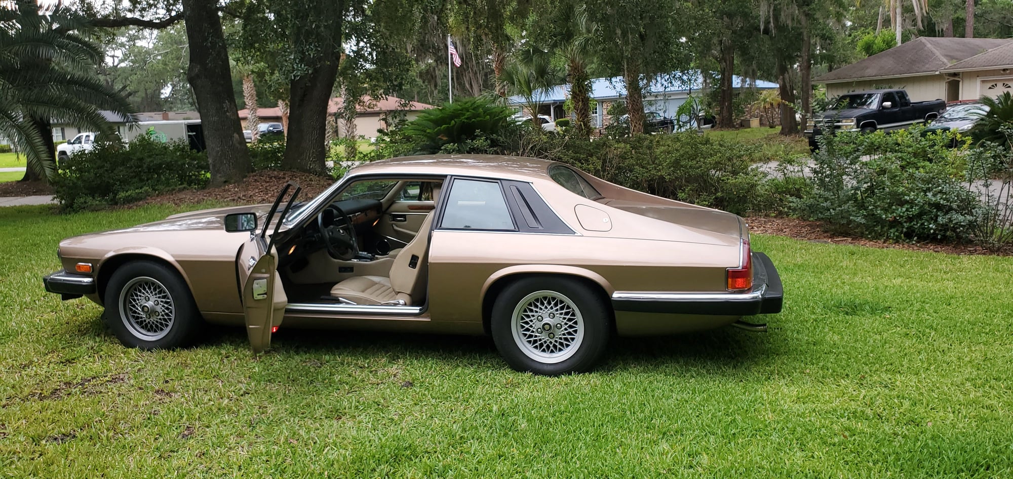 1988 Jaguar XJS - 1988 xjs canadian spec 60k miles - Used - VIN SAJNL5845JC149538 - 60,000 Miles - 12 cyl - 2WD - Automatic - Coupe - Gold - Jacksonville, FL 32223, United States