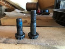 Manual bolts (~33 mm) vs auto bolts (~48 mm)