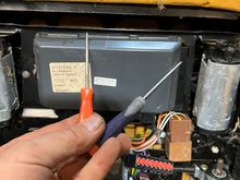 XJ8 Use small pics/screwdrivers to pop tabs