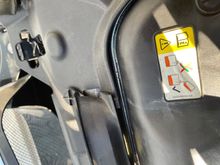 Another angle shot of the interference between the cover piece and the scoop where you can see the cover extends beyond the edge of the scoop, making it impossible For the cover to go Over the scoop. But you can see the cover has a little detent that shows it should go over the scoop