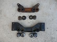 above: normal X300 wishbone tie
below: early XK8 wishbone tie, note the inner hole without bushings