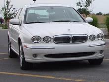 Front view of Bebe Jag