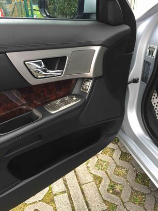 Install door panel and ready to memorise. Actually will have to wait for my harnesses to arrive before I can install my memory seats and test.