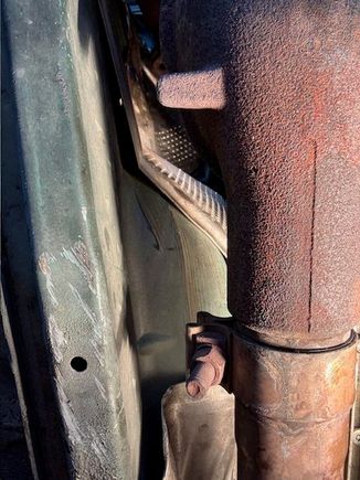 This is the bolt that holds it to the exhaust pipe