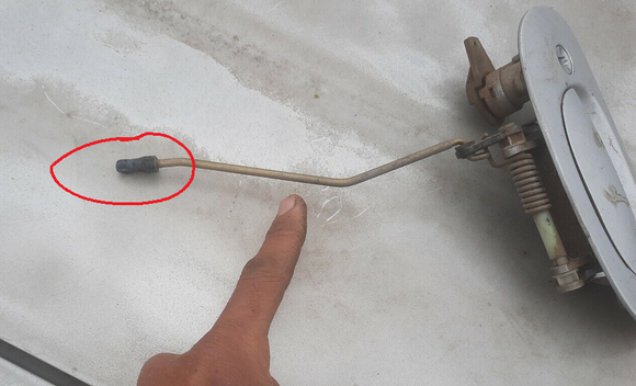 Check to make sure this piece is connected to the actuator.