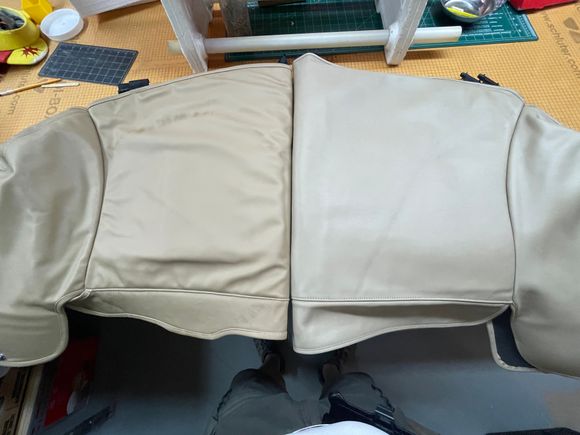 COLOUR COMPARISON.
"SDC" COFFEE ON LEFT. "SDZ" CASHMERE ON RIGHT. 1997 JAG XK8