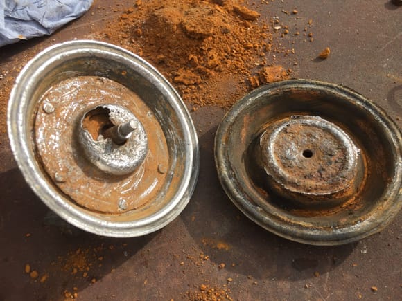 The bottom of the seal cleaned up and you can see the damage caused by the rust on the left.