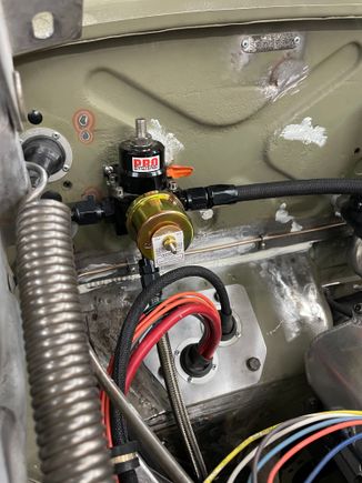 Fuel pressure regulator and pressure sending unit