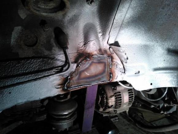 R/H inner wing repair over chassis box section already replaced.