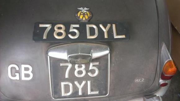 matching number plates with AA topper