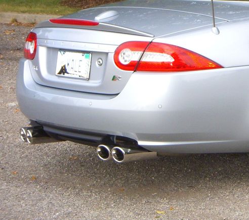 Exhaust Finisher: JAGUAR.
