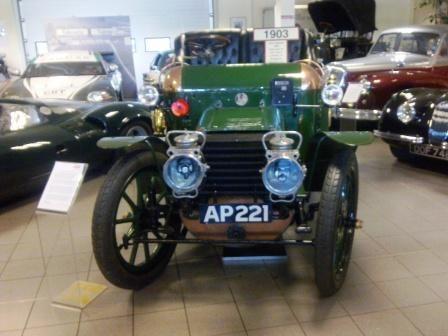 This 1903 Daimler took part in this year's Londodn to Brighton Veteran car run (last Saturday)