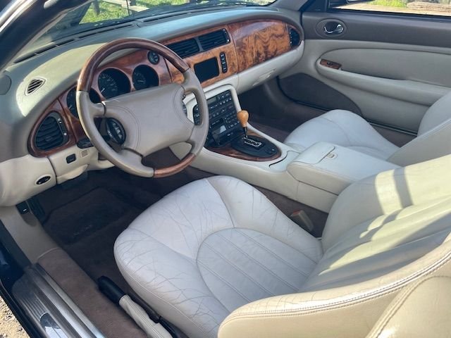 2000 Jaguar XK8 - Stellar 2000 Jaguar XK8 in Sapphire Blue Metallic - Used - VIN SAJJA42C4YNA01140 - 105,000 Miles - 8 cyl - 2WD - Automatic - Convertible - Blue - Healdsburg, CA 95448, United States