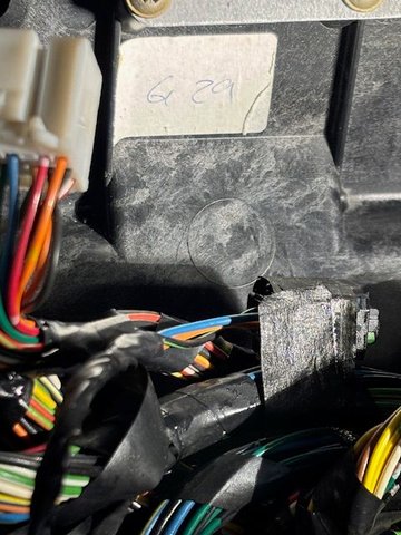 This is how it was tapped to the wire bundle