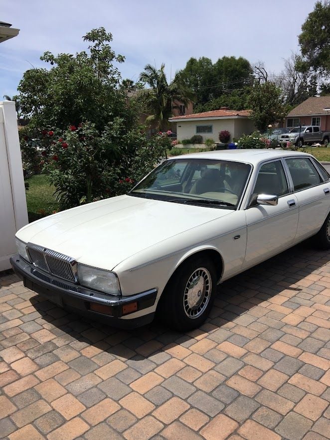 1992 Jaguar Vanden Plas - 1992 Jaguar Vanden Plas Sale by Original Owner - Used - VIN SAJKY1743NC650173 - 140,000 Miles - 6 cyl - 2WD - Automatic - Sedan - White - Downey, CA 90241, United States