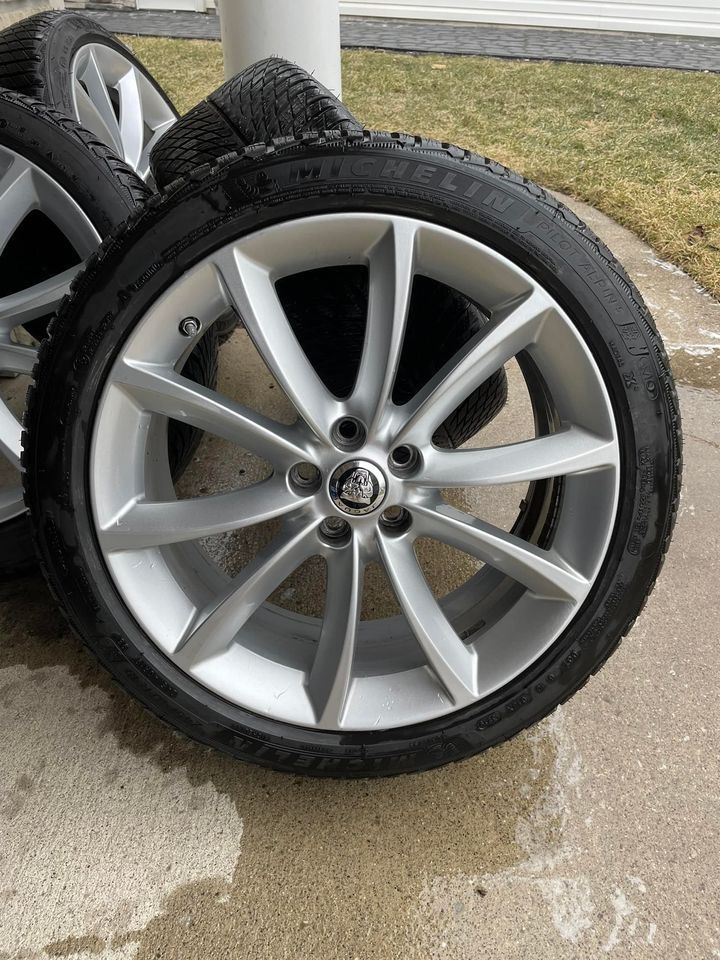 Wheels and Tires/Axles - ​​​​​​​F-Type wheels and snow tires - Used - 2013 to 2020 Jaguar F-Type - Highland, MI 48356, United States