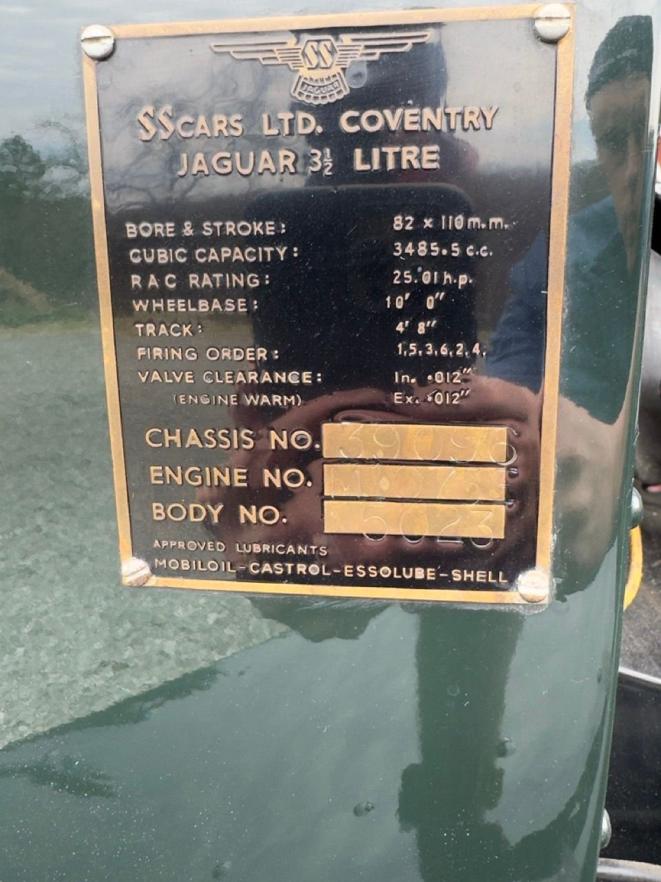 Chassis serial number plate