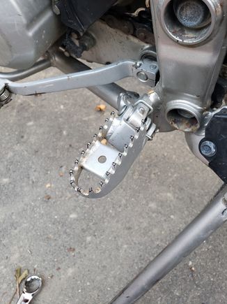 stock pegs that are too small imho