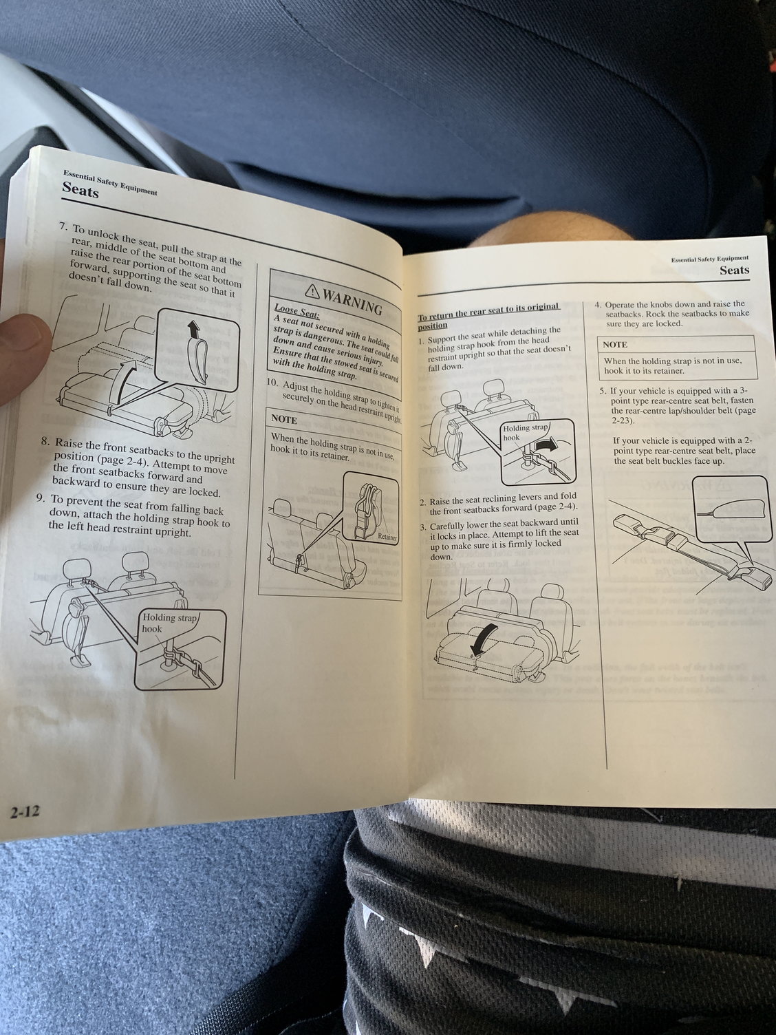 Rear seat adjustment (7, 8 Seats)