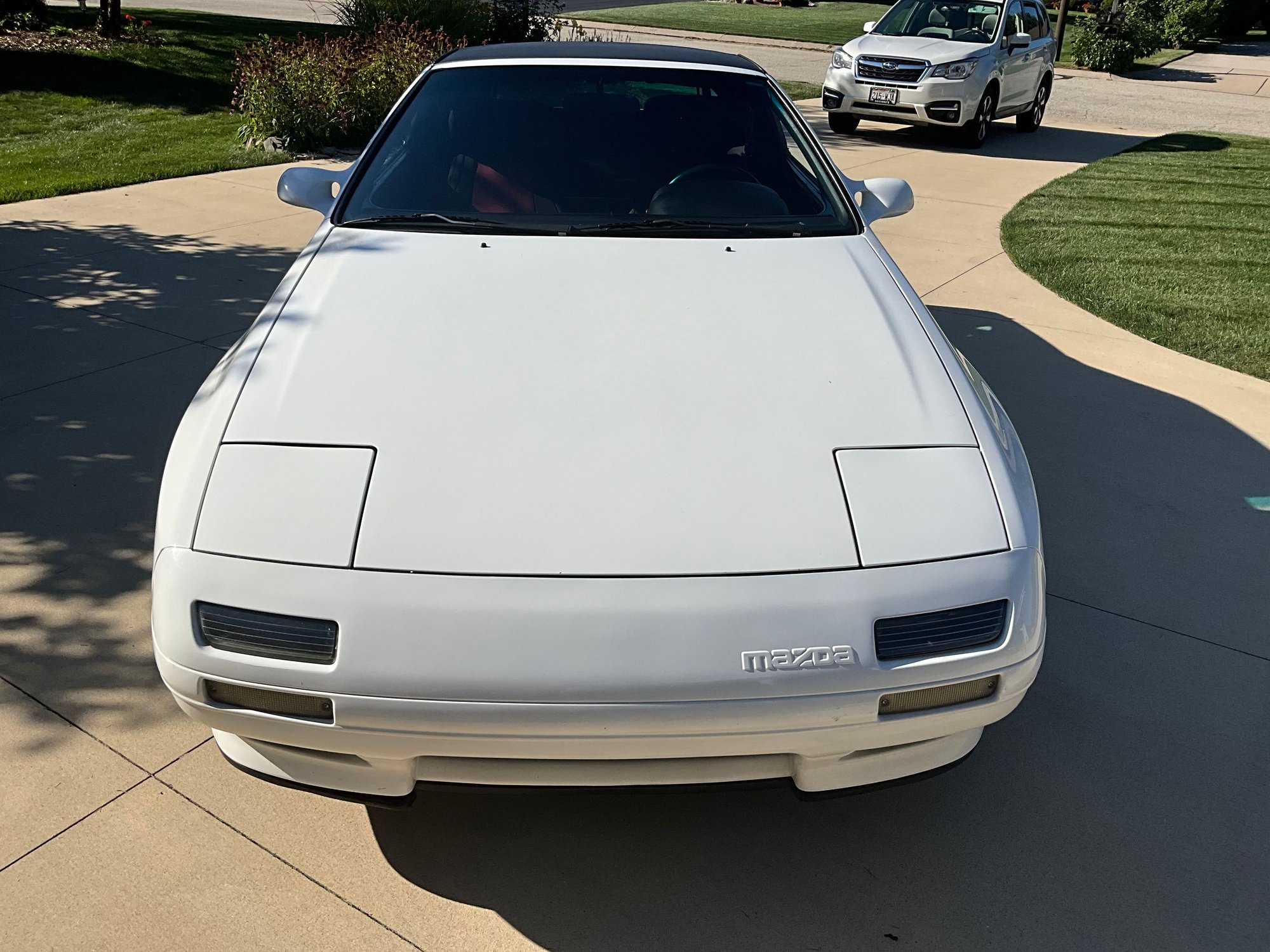 1990 Mazda RX-7 - White 1990 Mazda RX7 Convertible! Good Runner! - Used - VIN JM1FC3523L0712116 - 4 cyl - 2WD - Manual - Convertible - White - Menomonee Falls, WI 53051, United States