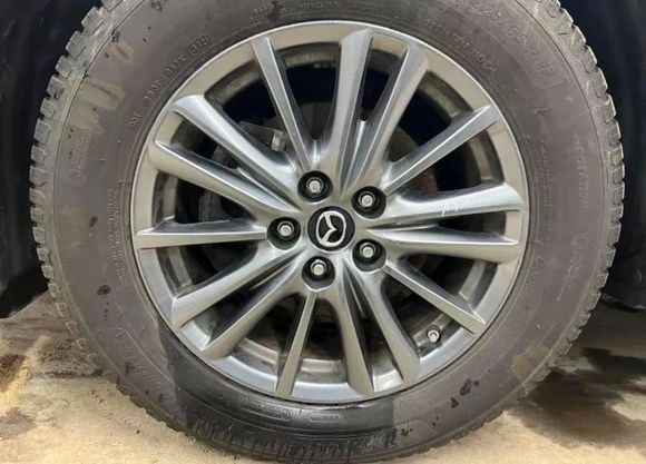 Does anyone know the color code of this rim? It’s a 2017 Touring. I need to find a touchup pen to use on some scratches on my rims. Thanks. 
​​​​​​​