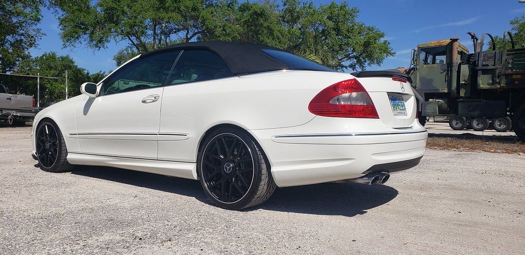 2006 Mercedes-Benz CLK500 - 2006 CLK500 Convertible - Used - VIN WDBTK75G36T061094 - 141,000 Miles - 8 cyl - 2WD - Automatic - Convertible - White - Palm Harbor, FL 34685, United States