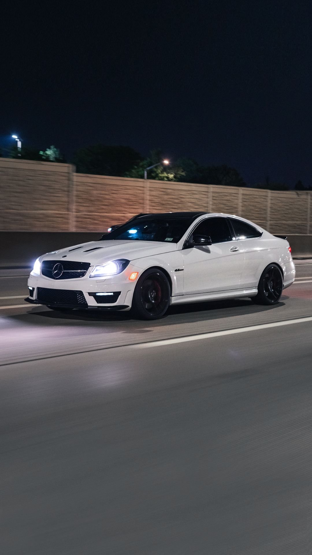 2014 Mercedes-Benz C63 AMG - FIRE BREATHING C63 507 FOR SALE - Used - VIN WDDGJ7HB5EG314242 - 85,000 Miles - 8 cyl - 2WD - Automatic - Coupe - White - Chicago, IL 60604, United States